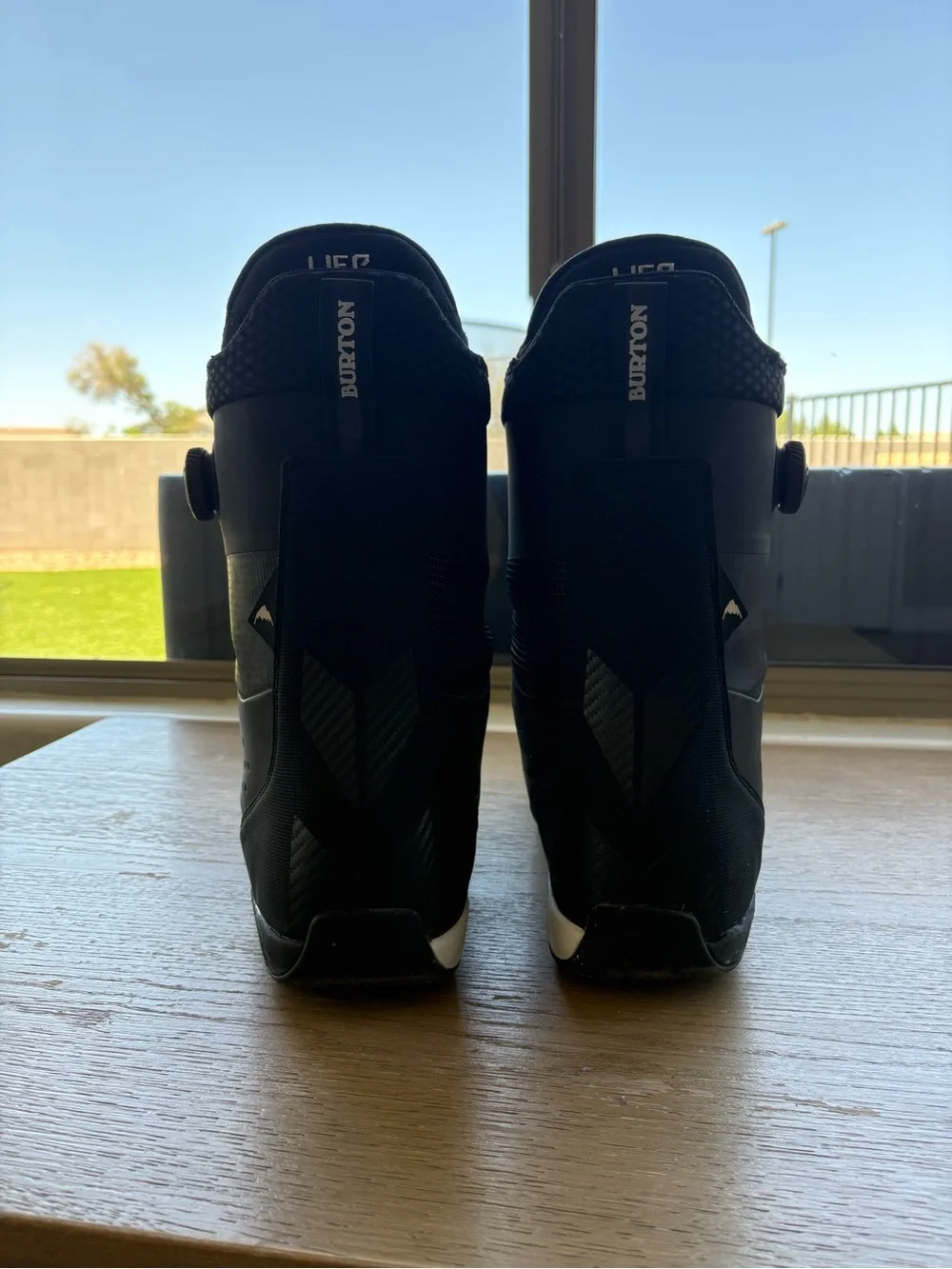 Burton Black Men's Snowboard Boots with BOA-style Dial